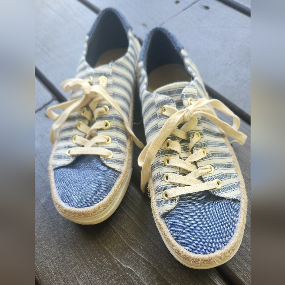 Liz Claiborne Blue and Cream Sneakers Classic Design